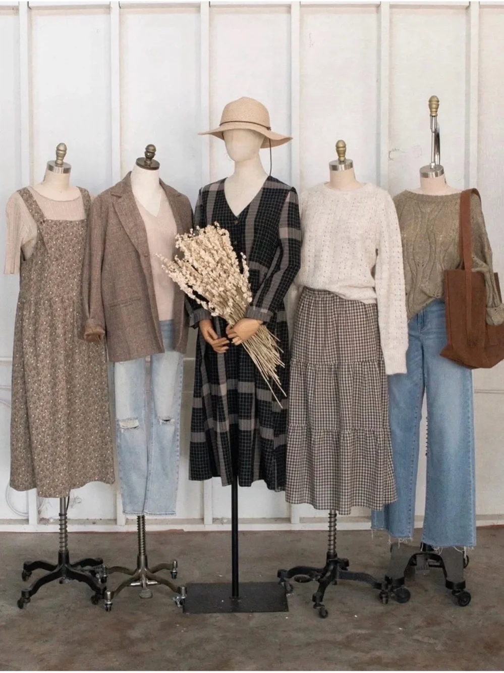 NWOT Neuflora Black and Cream Plaid Button-Front Midi Dress - Picture 6 of 8